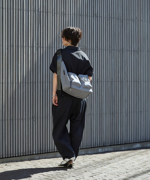 ELLEgirl(エルガール)の「ピアス付アウトポケットボディBAG(ボディバッグ/ウエストポーチ・レディース・グレー/ブラック・FREE)」の22枚目の写真