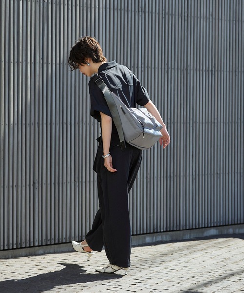 ELLEgirl(エルガール)の「ピアス付アウトポケットボディBAG(ボディバッグ/ウエストポーチ・レディース・グレー/ブラック・FREE)」の21枚目の写真