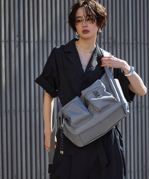 ELLEgirl(エルガール)の「ピアス付アウトポケットボディBAG(ボディバッグ/ウエストポーチ・レディース・グレー/ブラック・FREE)」の13枚目の写真