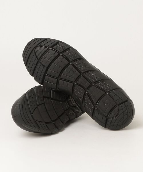 PUMA(プーマ)の「PUMA プーマ SOFTRIDE FLEX LSL EASE IN WD【軽量】メンズスニーカー(ソフトライドフレックスLSLイーズインワイド)(スニーカー・メンズ・ブラック・25.0cm/25.5cm/26.0cm/26.5cm/27.0cm/27.5cm/28.0cm/29.0cm/30.0cm)」の3枚目の写真