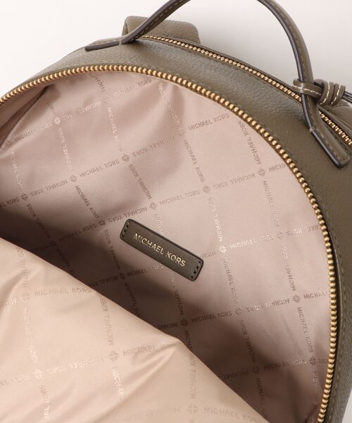 MICHAEL KORS(マイケルコース)の「SABLE ぺブルレザー バックパック ミディアム(バックパック/リュック・レディース・グリーン系・FREE)」の7枚目の写真