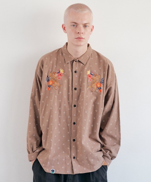 rehacer(レアセル)の「rehacer : Souvenir Dot Flower Shirts / スーベニア ドットフラワー シャツ(シャツ/ブラウス・メンズ・ブラウン/ブラック・X-LARGE/LARGE/MEDIUM/SMALL)」の2枚目の写真