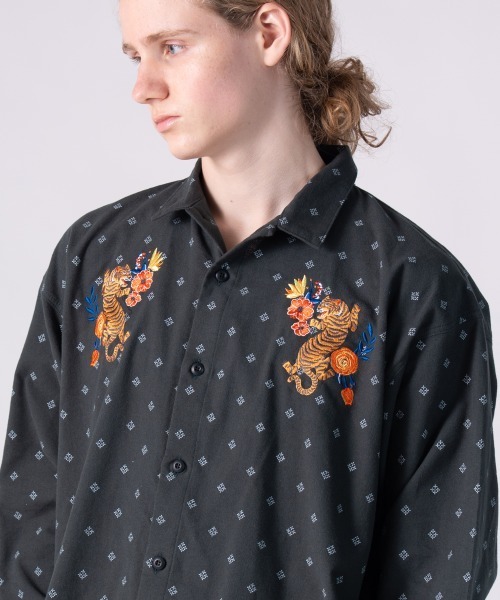 rehacer(レアセル)の「rehacer : Souvenir Dot Flower Shirts / スーベニア ドットフラワー シャツ(シャツ/ブラウス・メンズ・ブラウン/ブラック・X-LARGE/LARGE/MEDIUM/SMALL)」の17枚目の写真