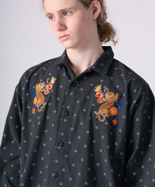 rehacer(レアセル)の「rehacer : Souvenir Dot Flower Shirts / スーベニア ドットフラワー シャツ(シャツ/ブラウス・メンズ・ブラウン/ブラック・X-LARGE/LARGE/MEDIUM/SMALL)」の10枚目の写真