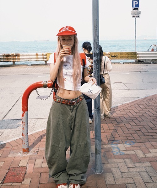 Ressaca(レサーカ)の「ワイドカーブパンツ(カーゴパンツ・レディース・ベージュ/チャコール/カーキ・M/S)」の16枚目の写真
