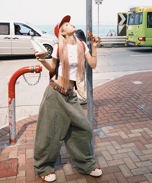 Ressaca(レサーカ)の「ワイドカーブパンツ(カーゴパンツ・レディース・ベージュ/チャコール/カーキ・M/S)」の19枚目の写真
