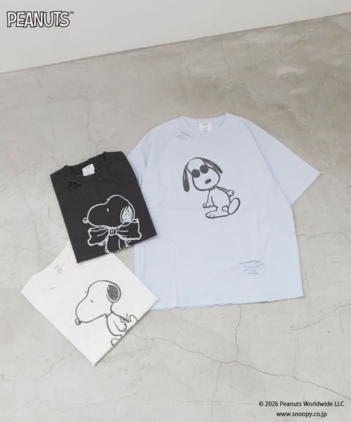 LOWRYS FARM(ローリーズファーム)の「【SNOOPY】クラッシュTシャツ(Tシャツ/カットソー・レディース・オフホワイト/チャコールグレー/ライトブルー・FREE)」の4枚目の写真