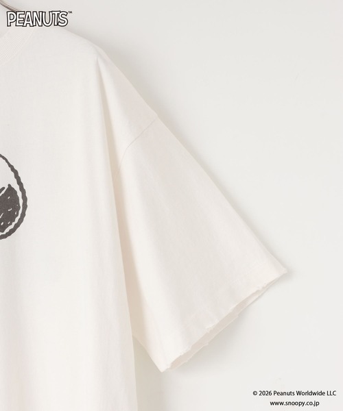 LOWRYS FARM(ローリーズファーム)の「【SNOOPY】クラッシュTシャツ(Tシャツ/カットソー・レディース・オフホワイト/チャコールグレー/ライトブルー・FREE)」の9枚目の写真