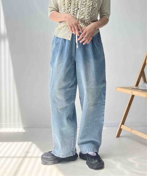 AS KNOW AS plus(アズノゥアズプラス)の「〇イージーワイド カーブデニムパンツ(デニムパンツ・レディース・サックスブルー/ブルー系/ブラック系・FREE)」の5枚目の写真