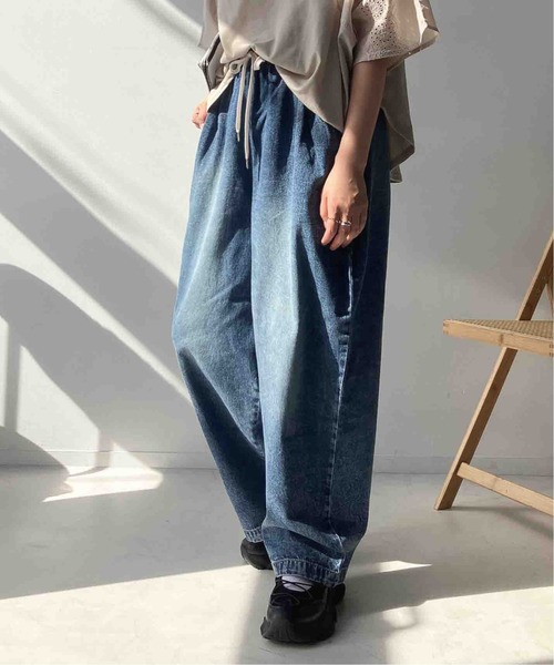 AS KNOW AS plus(アズノゥアズプラス)の「〇イージーワイド カーブデニムパンツ(デニムパンツ・レディース・サックスブルー/ブルー系/ブラック系・FREE)」の8枚目の写真
