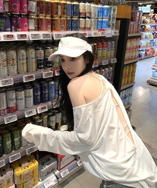 DEVICE（デバイス）の「シアー バックオープン UVカット 日焼け防止 ロンT トップス（Tシャツ/カットソー・レディース・ブラック/ホワイト・FREE）」の16枚目の写真