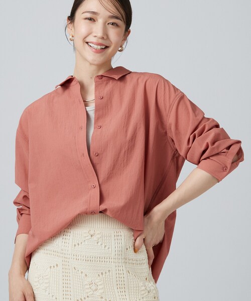 SHOO・LA・RUE（シューラルー）の「【通気性〇/S-LL/洗濯機可】大人のきちんとベーシックシャツ（シャツ/ブラウス・レディース・ブラウン系その他/オレンジ/アイボリー・01/04/03/02）」の3枚目の写真