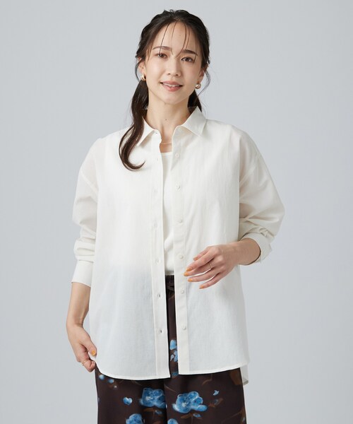 SHOO・LA・RUE（シューラルー）の「【通気性〇/S-LL/洗濯機可】大人のきちんとベーシックシャツ（シャツ/ブラウス・レディース・ブラウン系その他/オレンジ/アイボリー・01/04/03/02）」の4枚目の写真