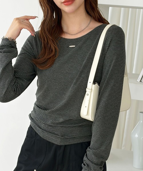 muet.(ミュエ)の「メタルプレート付アソートコンパクトトップス(Tシャツ/カットソー・レディース・グレー系その他/アイボリー/ブラック系その他・MEDIUM/LARGE)」の3枚目の写真