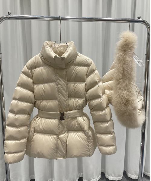 LUCPY(ラクピー)の「エコファー付きベルトショートジャケット(その他アウター・レディース・ベージュ/ブラック・MEDIUM/SMALL/X-LARGE/LARGE)」の6枚目の写真