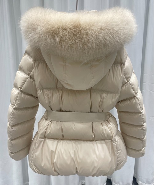 LUCPY(ラクピー)の「エコファー付きベルトショートジャケット(その他アウター・レディース・ベージュ/ブラック・MEDIUM/SMALL/X-LARGE/LARGE)」の8枚目の写真
