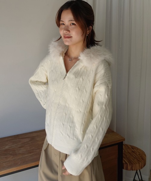 CORNERS（コーナーズ）の「2wayファー付きニットパーカー（パーカー・レディース・ブラック/ベージュ系その他/チャコールグレー/ベージュ/ホワイト・M）」の2枚目の写真
