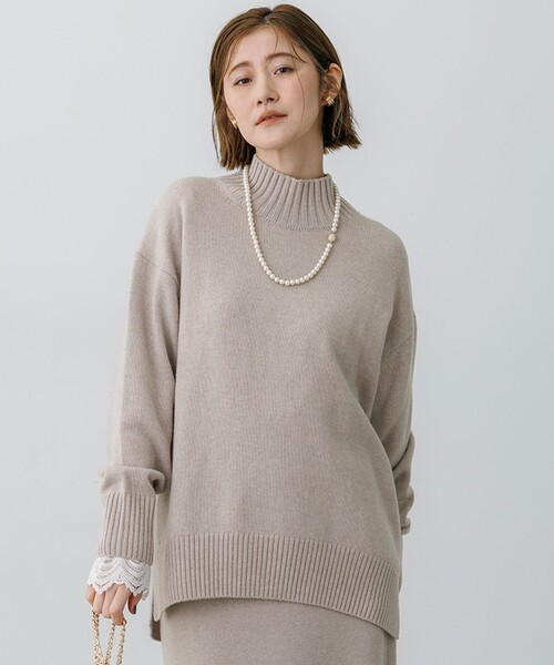 23区(ニジュウサンク)の「カシミヤブレンド ハイネック ニット(ニット/セーター・レディース・イエロー系/ホワイト系/スカイブルー系/グレー系/ダルブルー系/レッド系/ベージュ系/ワイン系・38)」の3枚目の写真
