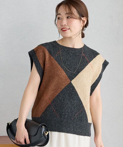 le.coeur blanc(ルクールブラン)の「アーガイルニットベスト(ニット/セーター・レディース・ブラック系その他/グレー系その他・38)」の2枚目の写真