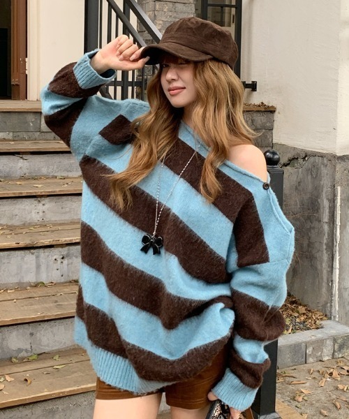 SHERU(シェル)の「ボーダーシャギーワンショルオーバーサイズニット(ニット/セーター・レディース・ブルー/イエロー/ピンク/レッド・M)」の1枚目の写真