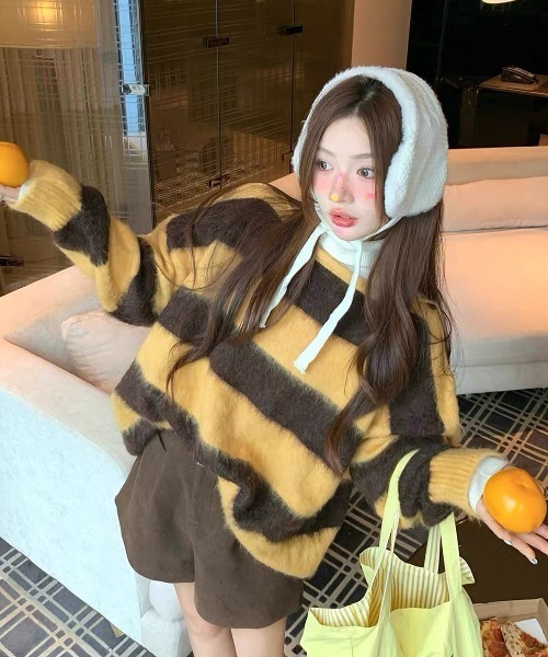 SHERU(シェル)の「ボーダーシャギーワンショルオーバーサイズニット(ニット/セーター・レディース・ブルー/イエロー/ピンク/レッド・M)」の7枚目の写真