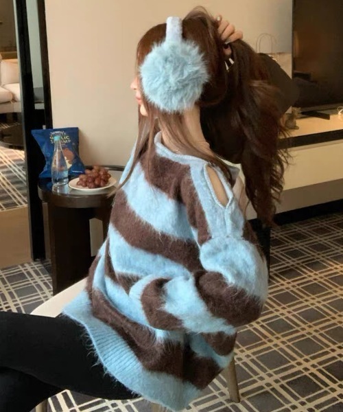 SHERU(シェル)の「ボーダーシャギーワンショルオーバーサイズニット(ニット/セーター・レディース・ブルー/イエロー/ピンク/レッド・M)」の20枚目の写真