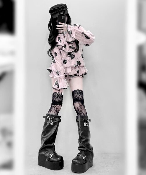 OLIVE des OLIVE（オリーブデオリーブ）の「【インフルエンサー企画】miko rose skirt pants（スカート・レディース・ブラック/ピンク・FREE）」の15枚目の写真