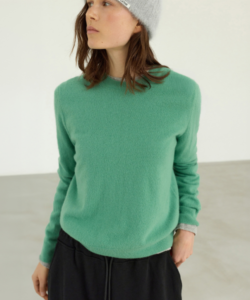 LEVAR(レバー)の「Essential Wool Round Knit - Winter Green(ニット/セーター・レディース・その他・FREE)」の1枚目の写真