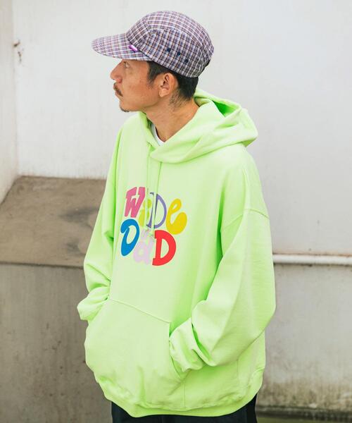 Wide Dad(ワイドダッド)の「Wide Dad GRAPHIC HOODIE WITH HATCH(パーカー・メンズ・グリーン/グレー・1/2)」の1枚目の写真