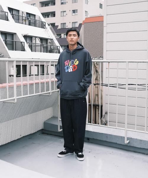 Wide Dad(ワイドダッド)の「Wide Dad GRAPHIC HOODIE WITH HATCH(パーカー・メンズ・グリーン/グレー・1/2)」の4枚目の写真