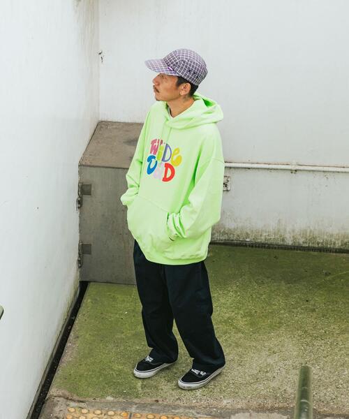 Wide Dad(ワイドダッド)の「Wide Dad GRAPHIC HOODIE WITH HATCH(パーカー・メンズ・グリーン/グレー・1/2)」の13枚目の写真