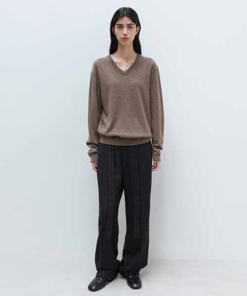 INSILENCE WOMEN（インサイレンスウーマン）の「W カシミヤ Vネック ニット MELANGE BROWN（ニット/セーター・レディース・その他・SMALL/MEDIUM）」の2枚目の写真