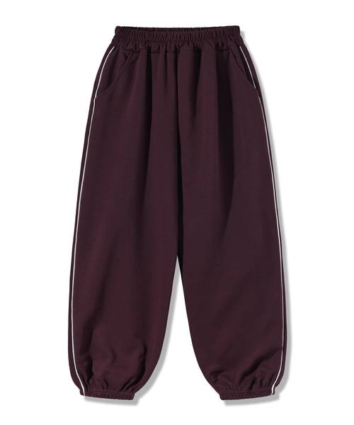 PIANER KIDS(ピアネールキッズ)の「パイピングジョガースウェットパンツ(バーガンディ)(スウェットパンツ・レディース・バーガンディー・M(130-140cm)/L(140-150㎝)/S(120-130cm)/XL(150-160㎝))」の1枚目の写真