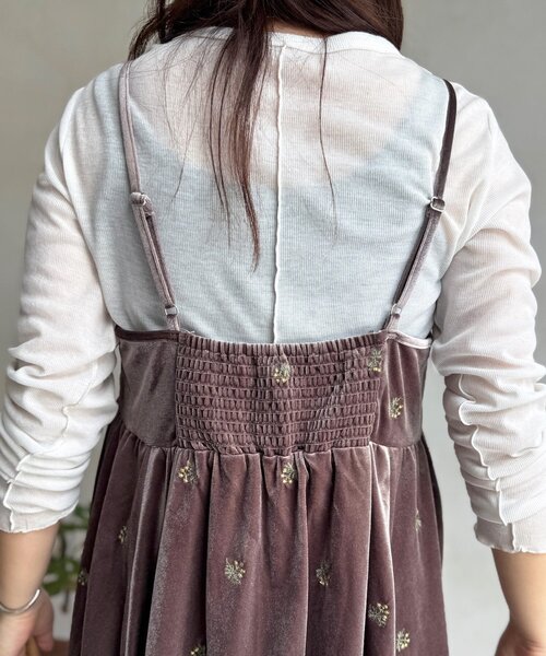 CPCM(シーピーシーエム)の「【セットアップ着用可】小花刺繍ベロアイレヘムキャミ(キャミソール・レディース・ブラック/ベージュ/ブラウン・FREE)」の9枚目の写真