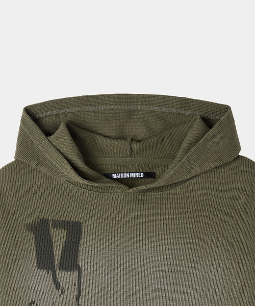 MAISON MINED(メゾンミネド)の「ペイントワッフルフード ロングスリーブ カーキ(Tシャツ/カットソー・メンズ・その他・MEDIUM/LARGE)」の7枚目の写真