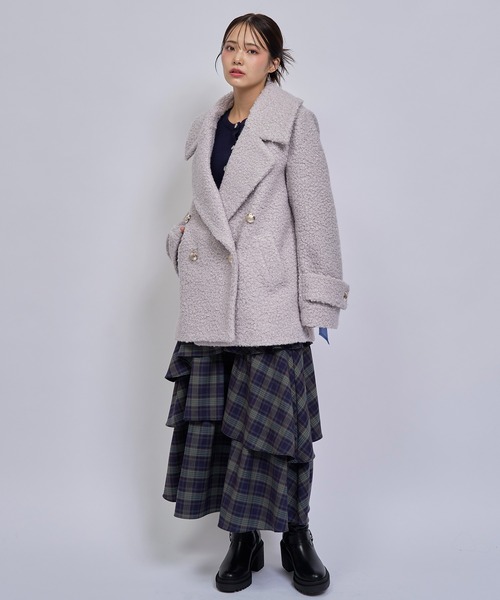 REDYAZEL(レディアゼル)の「【=LOVE 大場花菜さん着用】GOLDボタンボアダブルコート(ステンカラーコート・レディース・オフホワイト/ベージュ/ライトグレー/ネイビー・MEDIUM/SMALL)」の18枚目の写真