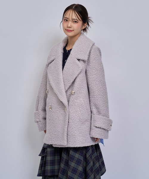 REDYAZEL(レディアゼル)の「【=LOVE 大場花菜さん着用】GOLDボタンボアダブルコート(ステンカラーコート・レディース・オフホワイト/ベージュ/ライトグレー/ネイビー・MEDIUM/SMALL)」の20枚目の写真