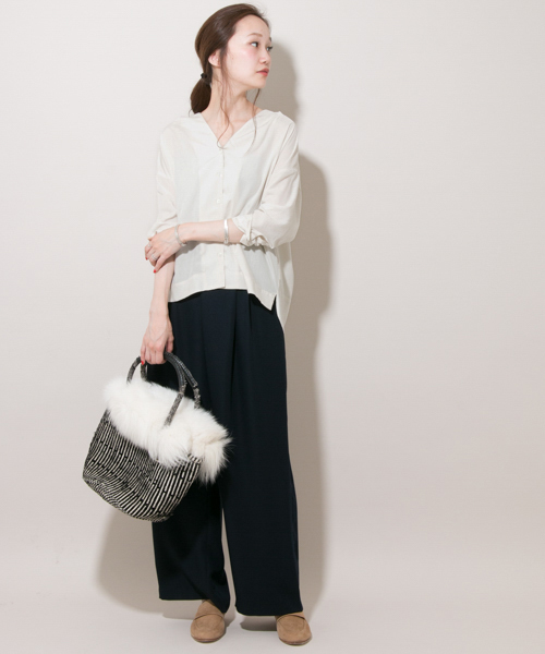 URBAN RESEARCH（アーバンリサーチ）の「UR エアリーブロードVネック