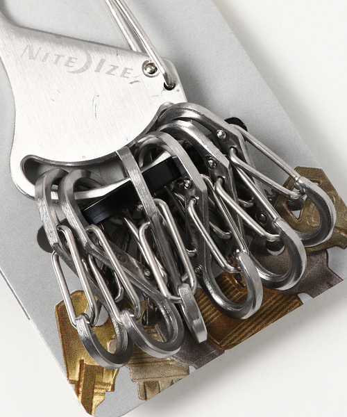 JACK & MARIE（ジャックアンドマリー）の「NI 02224 キーラツク ステンレスSV（キーケース/キーアクセサリー・メンズ・シルバー・ONE SIZE）」の2枚目の写真