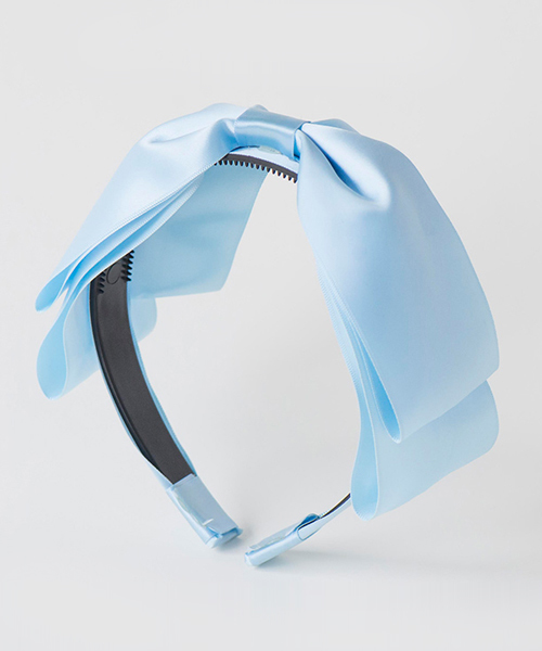 Catherine Cottage（キャサリンコテージ）の「サテンリボンカチューシャ（カチューシャ・キッズ・ブラウン/ブラック/ブルー/ピンク/ゴールド/パープル/ネイビー/レッド・18/19）」の4枚目の写真