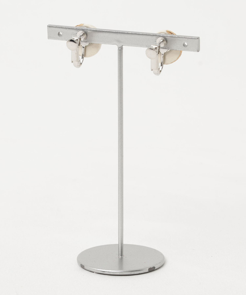 TONE SELECT GOODS（トーンセレクトグッズ）の「【irodori】ラウンド金彩earring（白)（イヤリング・レディース・ホワイト・FREE）」の2枚目の写真