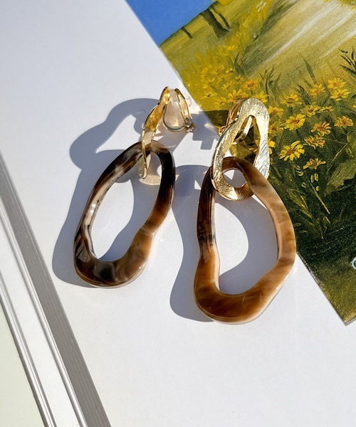 tone(トーン)の「【KuKuLu TOKYO】変形Wフープイヤリング(イヤリング・レディース・ブラック/クリア/パープル系その他/レッド系その他/ブルー系その他/グリーン系その他/ブラウン系その他/グレー/ブラウン・FREE)」の17枚目の写真