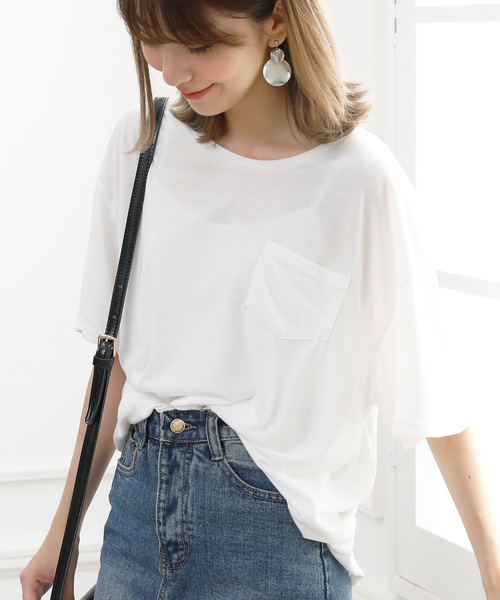 Girly Doll(ガーリードール)の「シンプルポケットTシャツ(Tシャツ/カットソー・レディース・オフホワイト/ブラック/イエロー/グレー/カーキ/ホワイト系その他2/ブラック系その他2/イエロー系その他2/グレー系その他2/グリーン系その他2・FREE)」の2枚目の写真