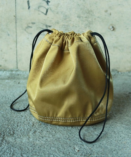 TODAYFUL（トゥデイフル）の「サテンミニポシェット（ハンドバッグ・レディース・パープル/オリーブ・FREE）」の3枚目の写真