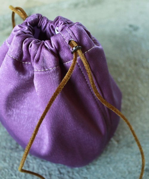 TODAYFUL（トゥデイフル）の「サテンミニポシェット（ハンドバッグ・レディース・パープル/オリーブ・FREE）」の15枚目の写真