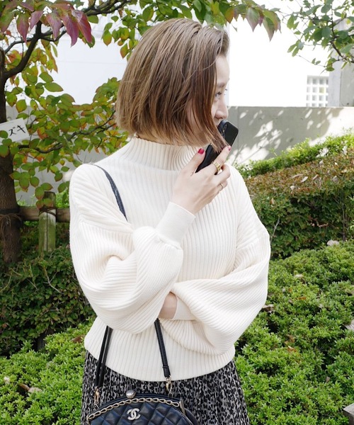 Auntie Rosa(アンティローザ)の「【AuntieRosa】 リブバルーンスリーブニット(ニット/セーター・レディース・ホワイト/ベージュ/ブラウン・FREE)」の11枚目の写真