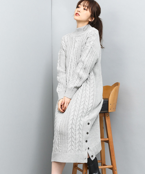 VIS(ビス)の「裾釦ロングケーブルニットワンピース(ワンピース・レディース・ブラック/ベージュ/グレー/キナリ・FREE)」の4枚目の写真