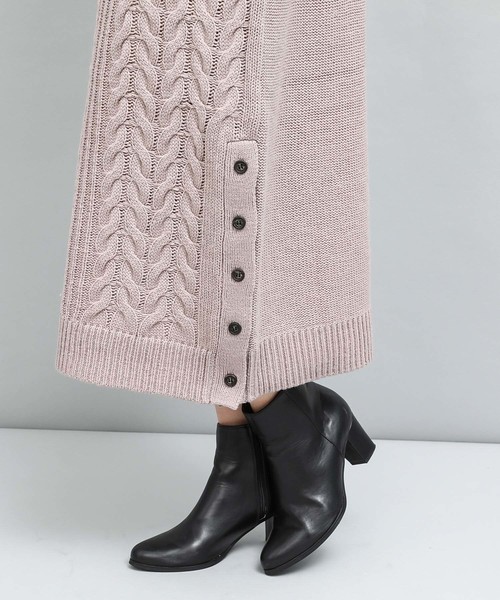 VIS(ビス)の「裾釦ロングケーブルニットワンピース(ワンピース・レディース・ブラック/ベージュ/グレー/キナリ・FREE)」の8枚目の写真