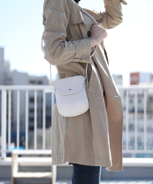 florist(フローリスト)の「オーバル型のしっかりミニショルダーバッグ(ショルダーバッグ・レディース・ホワイト/ブラック/ベージュ/ブラウン/イエロー・FREE)」の15枚目の写真