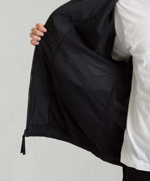 NIKE（ナイキ）の「［ナイキ］SC NIKE HBR STMT ウーブン ジャケット / ブルゾン ◆（ナイロンジャケット・メンズ・ブラック・SMALL/LARGE/MEDIUM）」の9枚目の写真